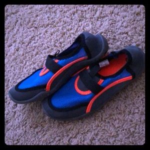 Boys 2-3 Water Shoes 💦